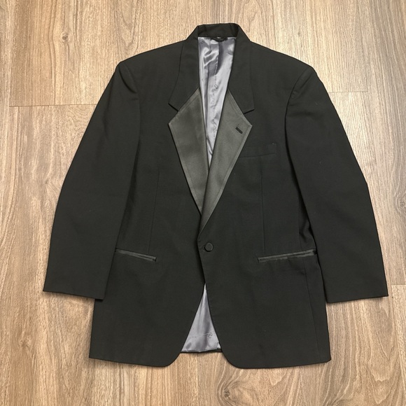 Christian Dior Made in the USA black tuxedo jacket size 39R